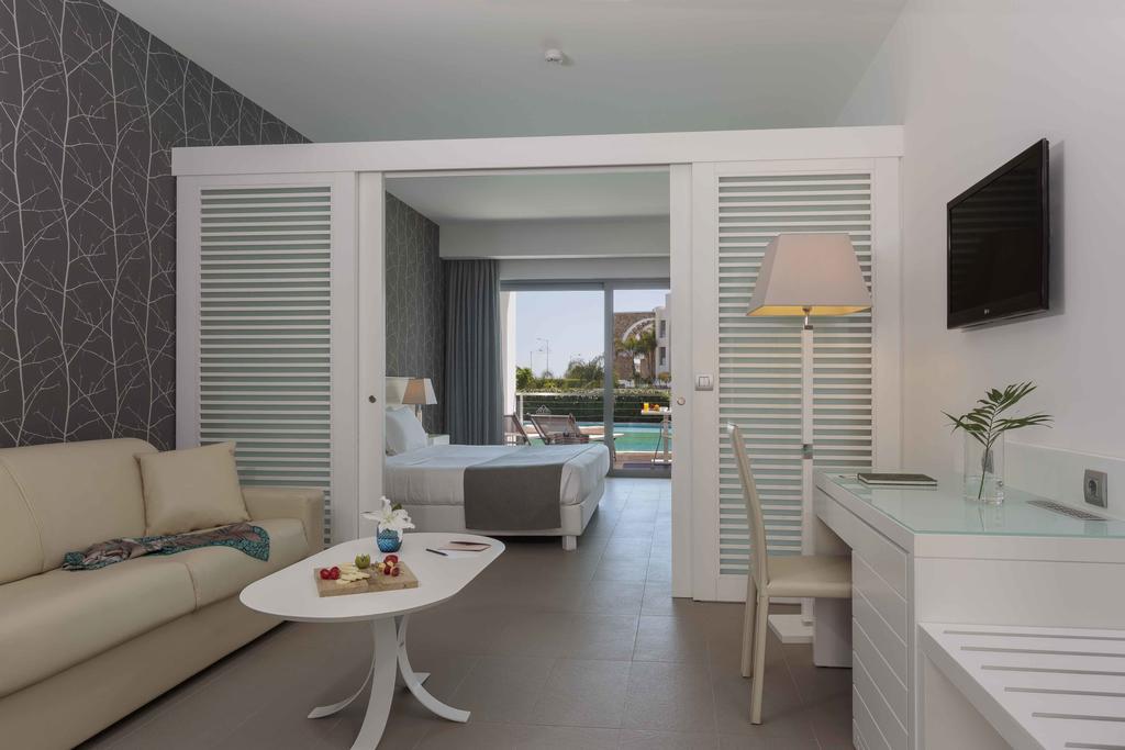 Semesteranläggning (resort) Princess Andriana & - Ultra 5*